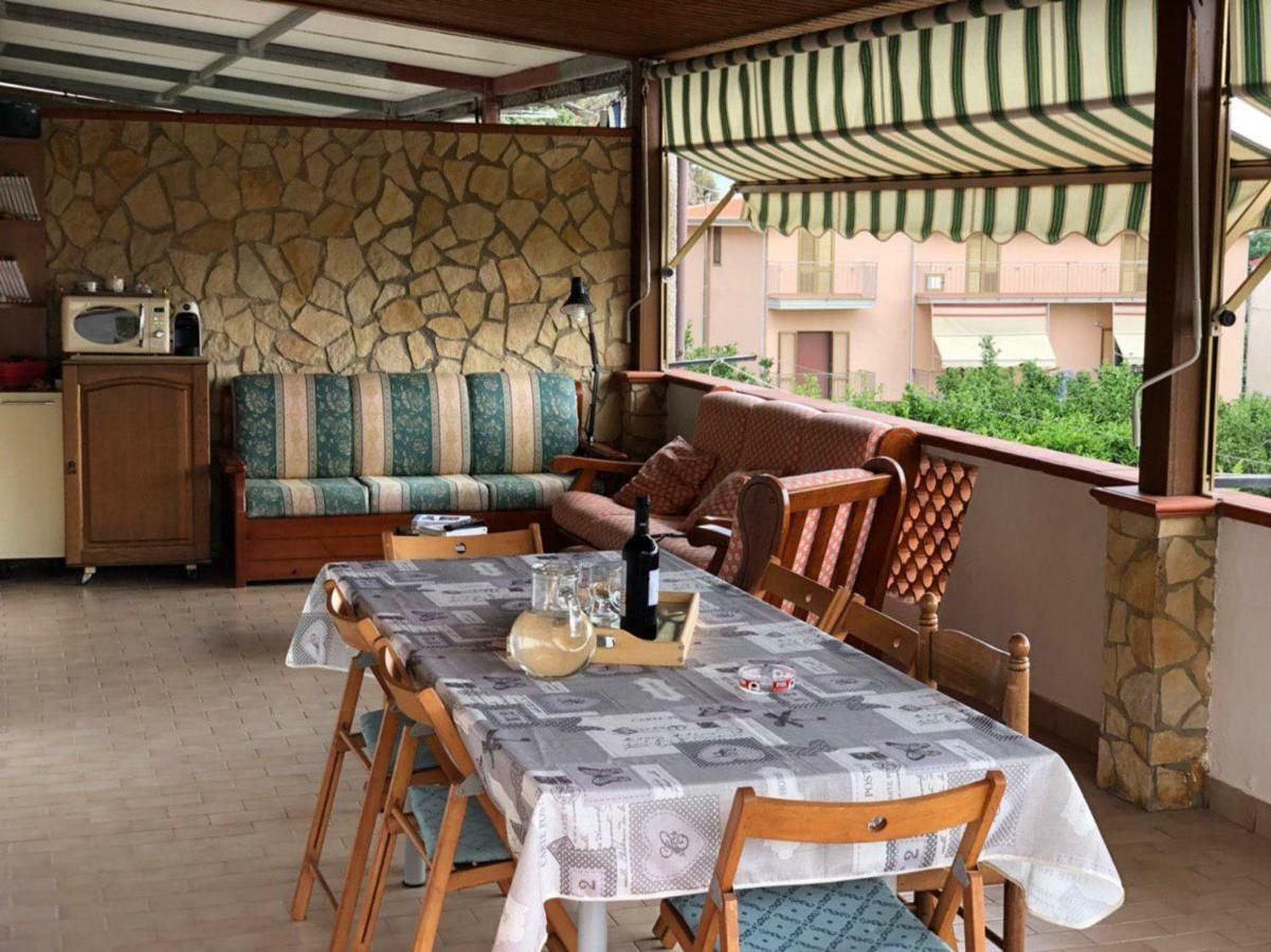 شقة La Terrazza Di Carmen E Fausto سترارو المظهر الخارجي الصورة
